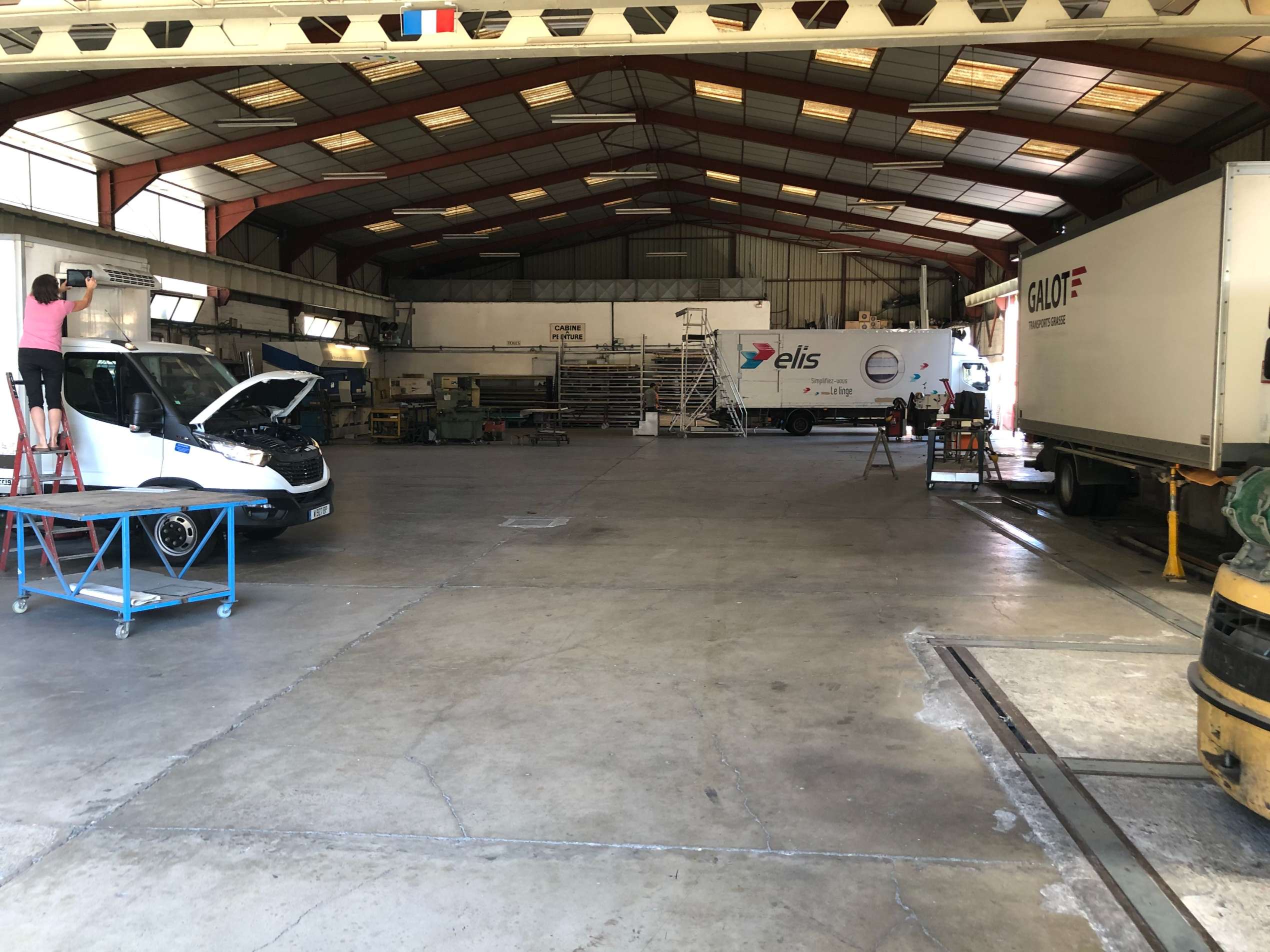 649, 649, Interieur-Carrosserie, Interieur-Carrosserie.jpg, 369245, https://www.carrosserie-valdiserra.fr/wp-content/uploads/2026/02/Interieur-Carrosserie.jpg, https://www.carrosserie-valdiserra.fr/qui-sommes-nous/interieur-carrosserie-3/, , 3, , , interieur-carrosserie-3, inherit, 130, 2026-02-03 09:58:55, 2026-02-03 10:01:15, 0, image/jpeg, image, jpeg, https://www.carrosserie-valdiserra.fr/wp-includes/images/media/default.png, 2540, 1905, Array